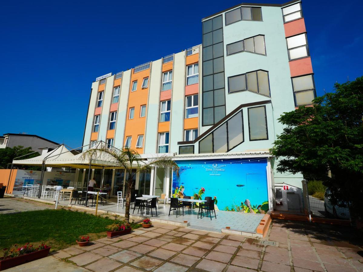 Hotel Rivabella Davoli Eksteriør bilde