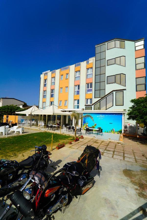 Hotel Rivabella Davoli Eksteriør bilde