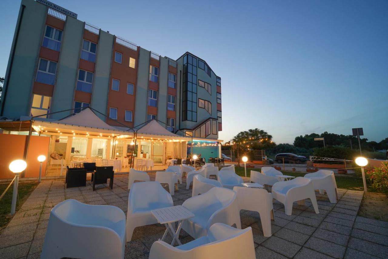 Hotel Rivabella Davoli Eksteriør bilde